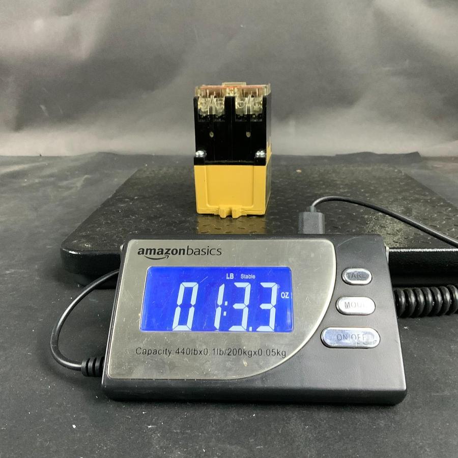 Used ALLEN BRADLEY 700S-P220A1 SER D SAFETY CONTROL RELAY ($30 OBO)
