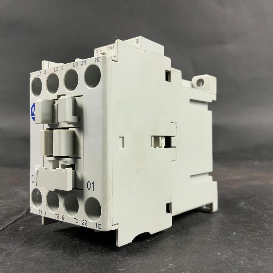Used ALLEN BRADLEY 100-C23E*01 CONTACTOR ($15 OBO)