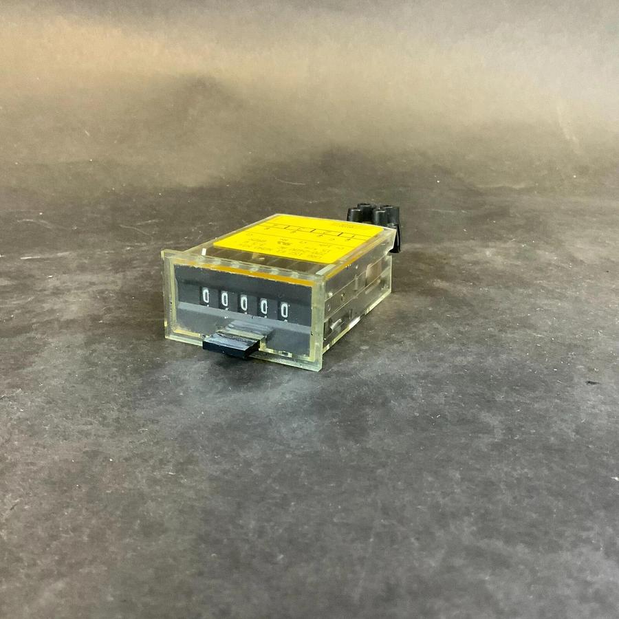 Used SAIA BURGESS CRG152E1N2N0N14 TOTALIZING COUNTER ($60 OBO)