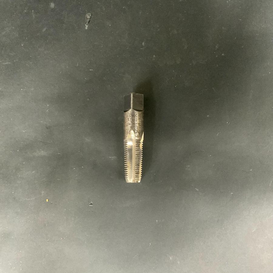 Used PRATT & WHITNEY 1/4”-18 NPT 4-FLUTE CONECCENTRIC PIPE TAP ($15 OBO)