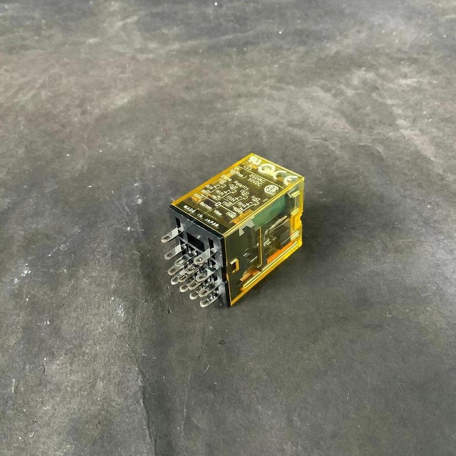 Used IDEC RU42S-C-D24 RELAY ($10 OBO)