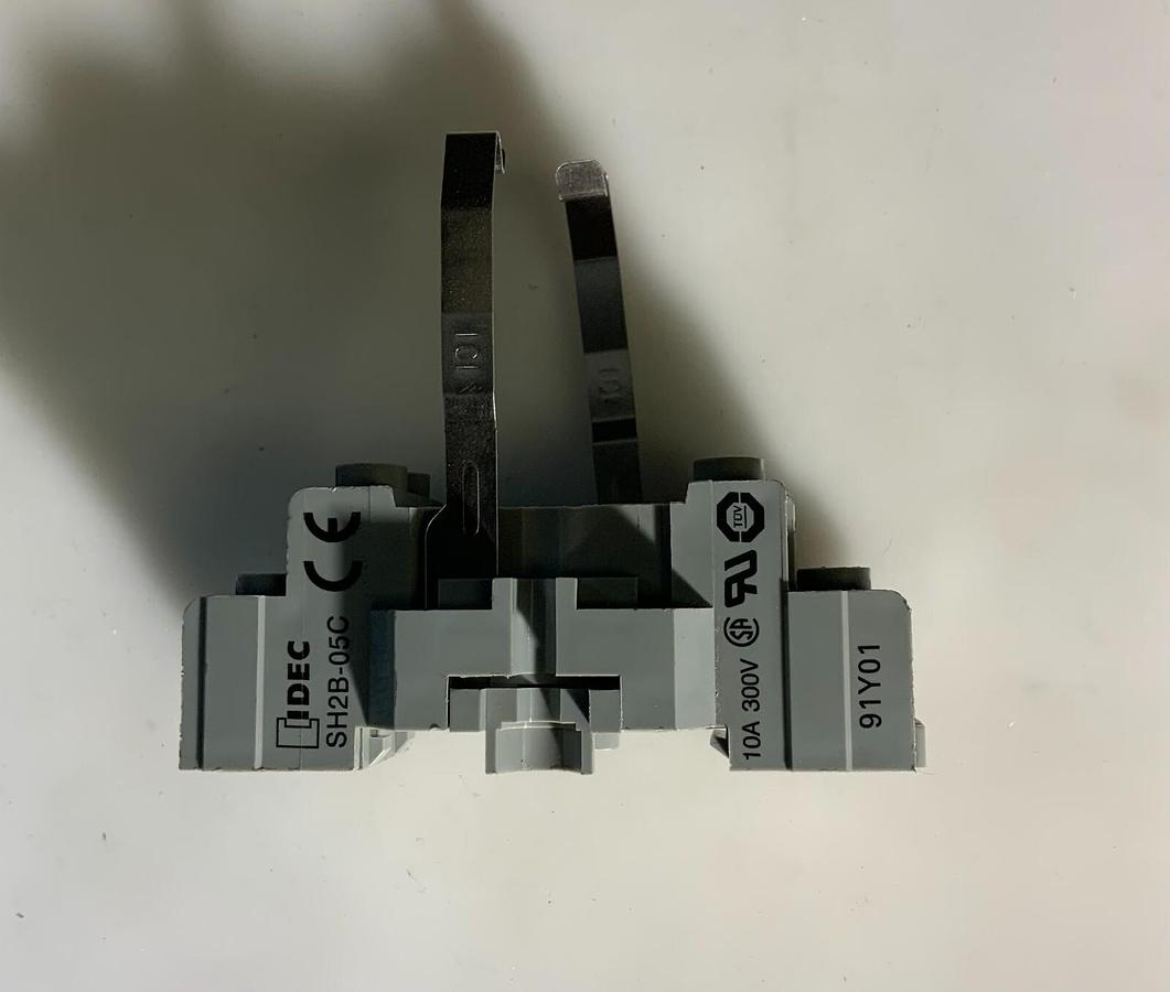 Used IDEC SH2B-05C ($9.99/EACH OBO)