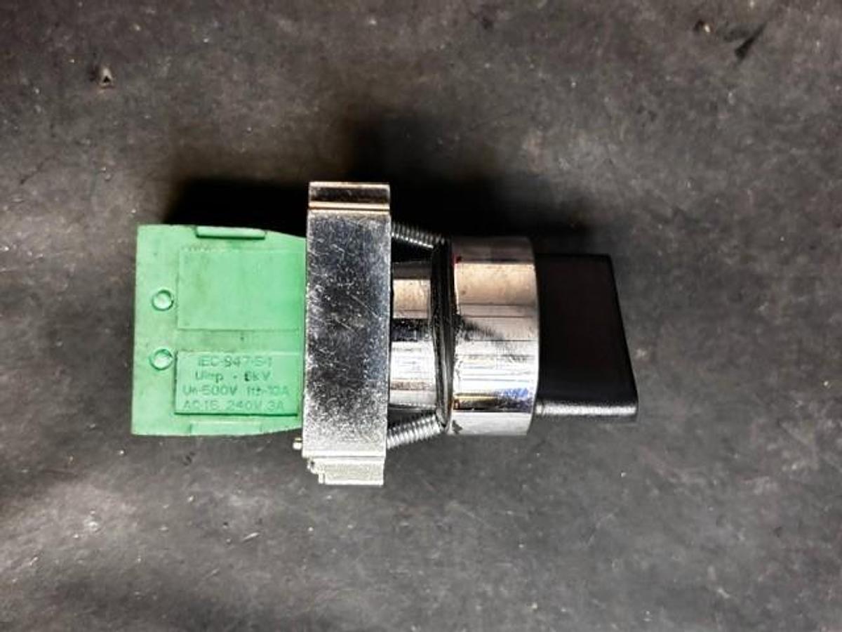 Used MCG MB2-BE-101 SELECTOR SWITCH ($15 OBO)