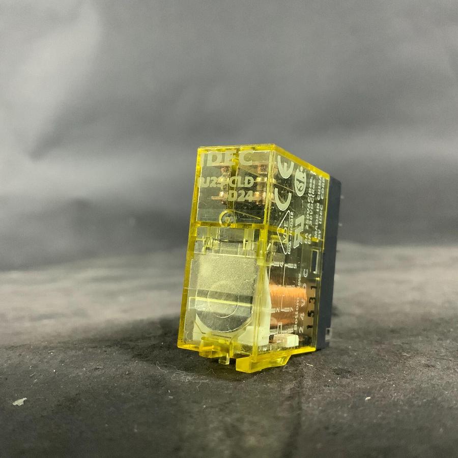 Used IDEC RJ2S-CLD-D24 PLUG IN TERMINAL ($12 OBO)