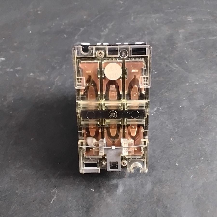 Used ALLEN-BRADLEY 140-MN-0240 SER B MOTOR STARTER ($13 OBO)