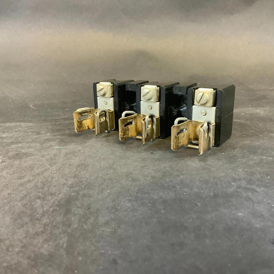 Used ALLEN BRADLEY X-401978 FUSE HOLDER ($10 OBO)