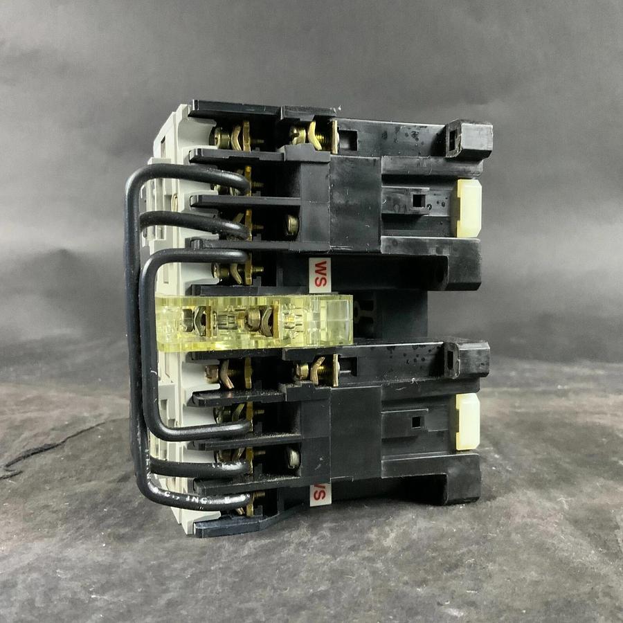 Used ALLEN BRADLEY CONTACTOR 104–A09ND3 ($75 OBO)