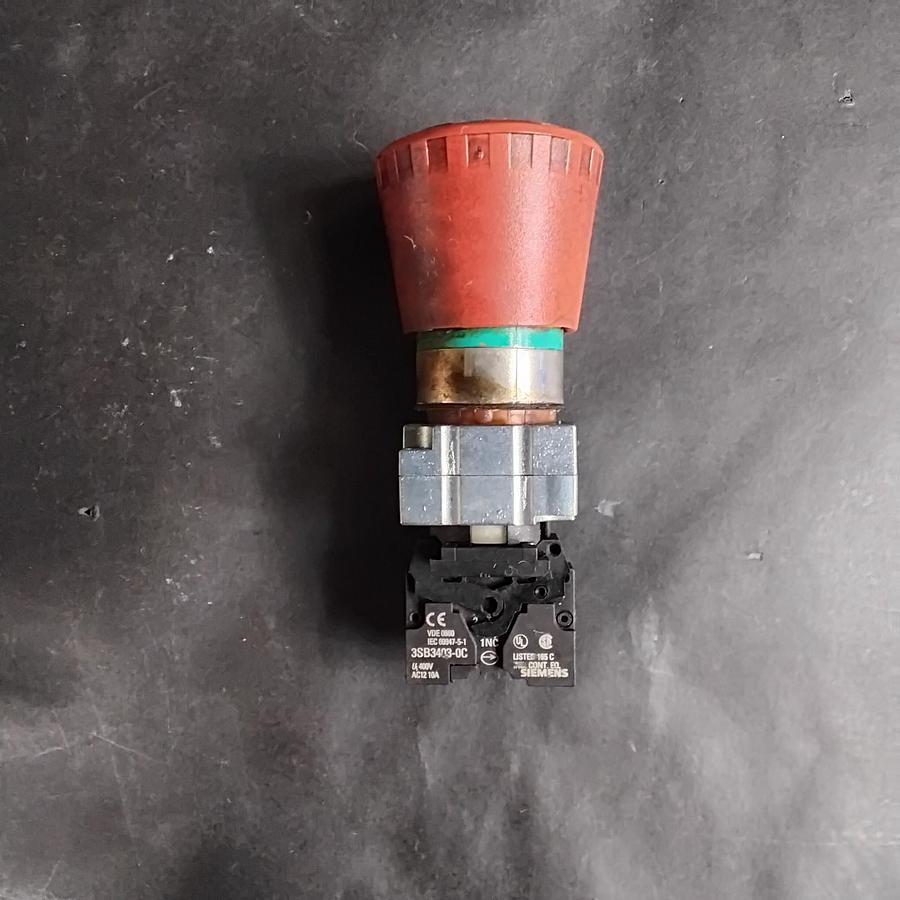 Used SIEMENS 3SB3403-0C RED PUSHBUTTON ($20 OBO)