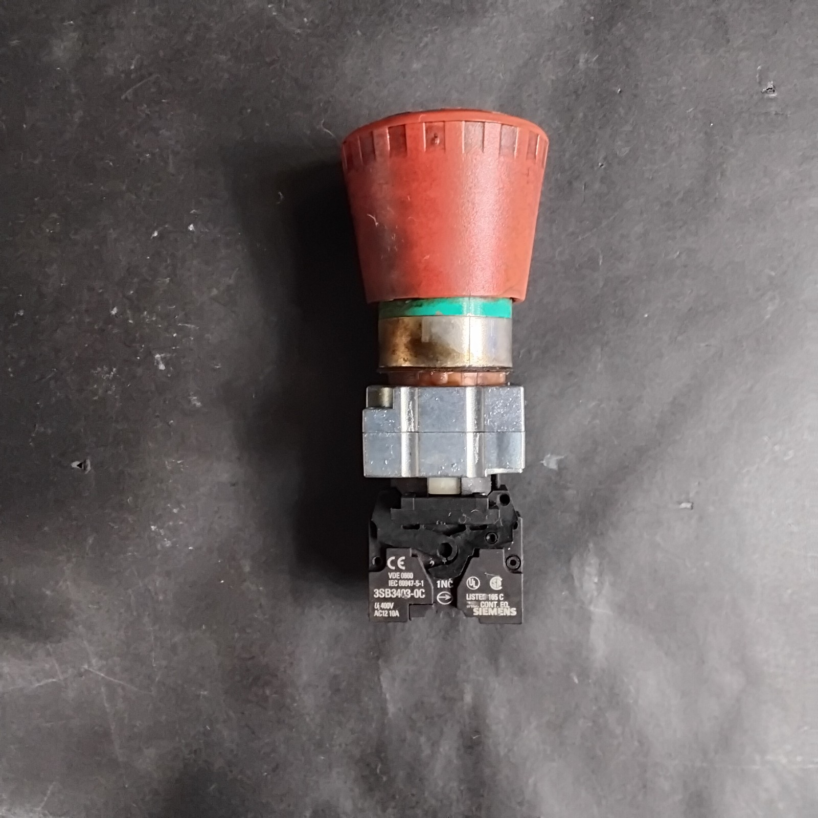 Used SIEMENS 3SB3403-0C RED PUSHBUTTON ($20 OBO)