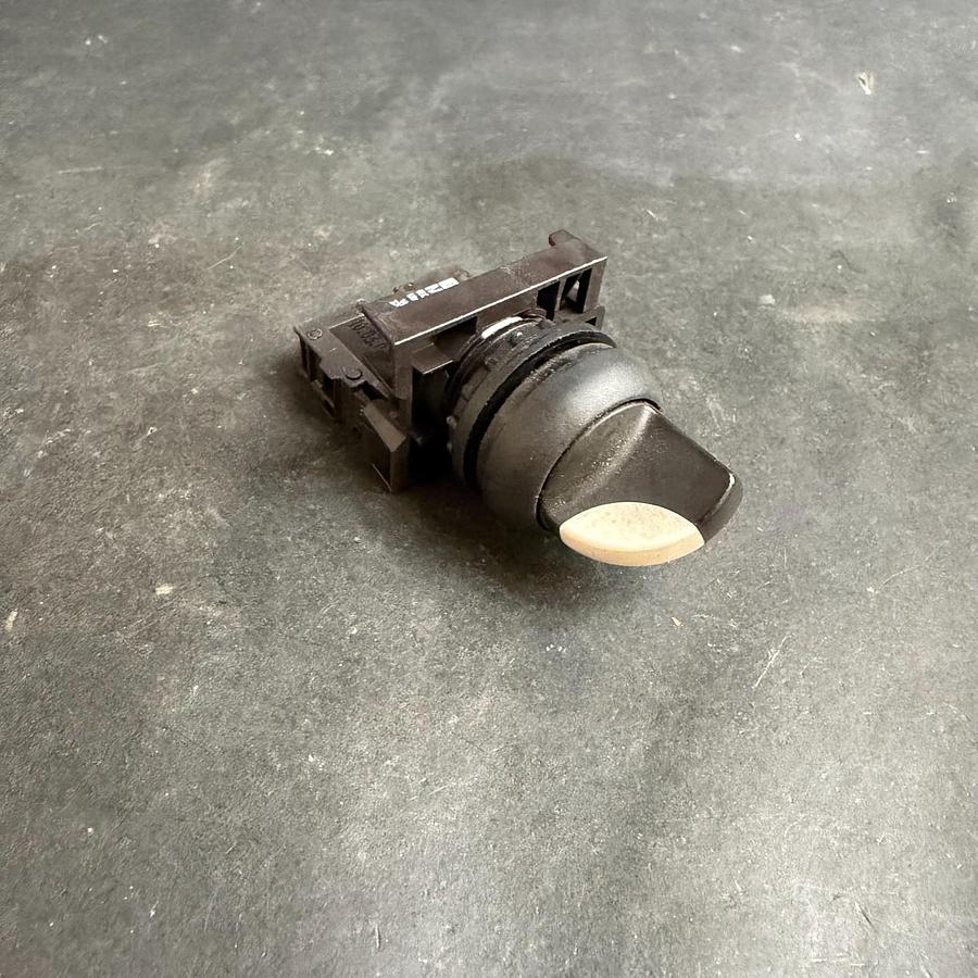 Used EATON M22-K10 SELECTOR SWITCH ($12 OBO)