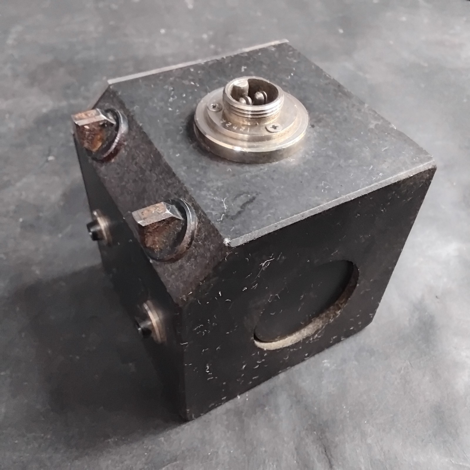Used 12R2A HYDRAULIC BLOCK ($35 OBO)