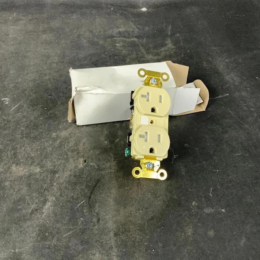 HUBBELL HBL5362ITR DUPLEX RECEPTACLE ($20 OBO)