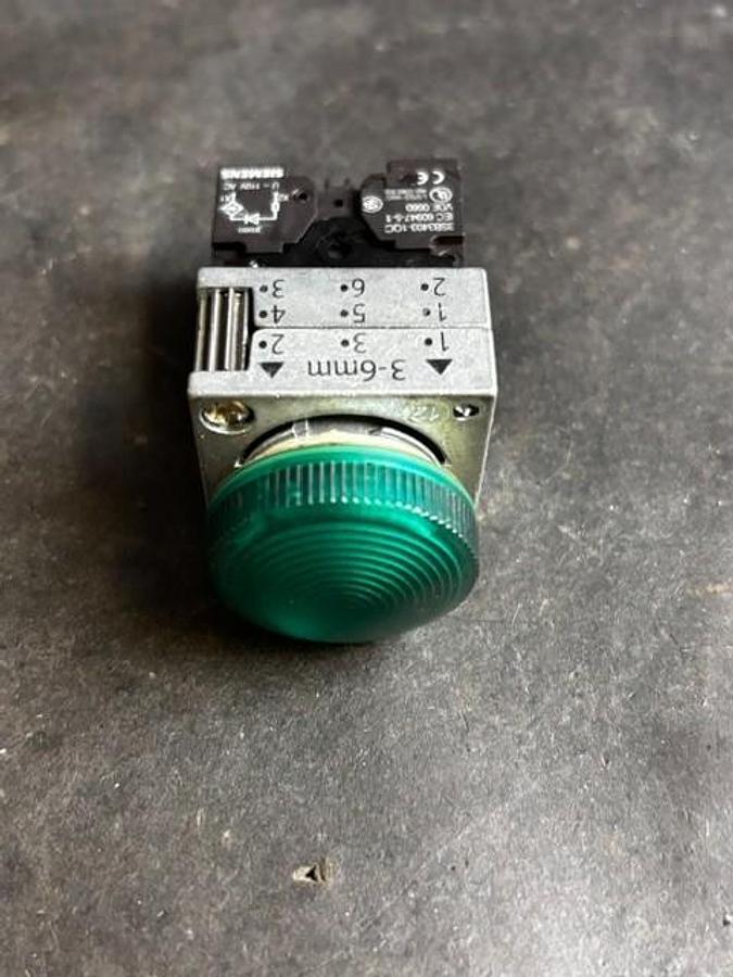 Used SIEMENS 3SB3403-1QC GREEN PILOT LIGHT ($10 OBO)