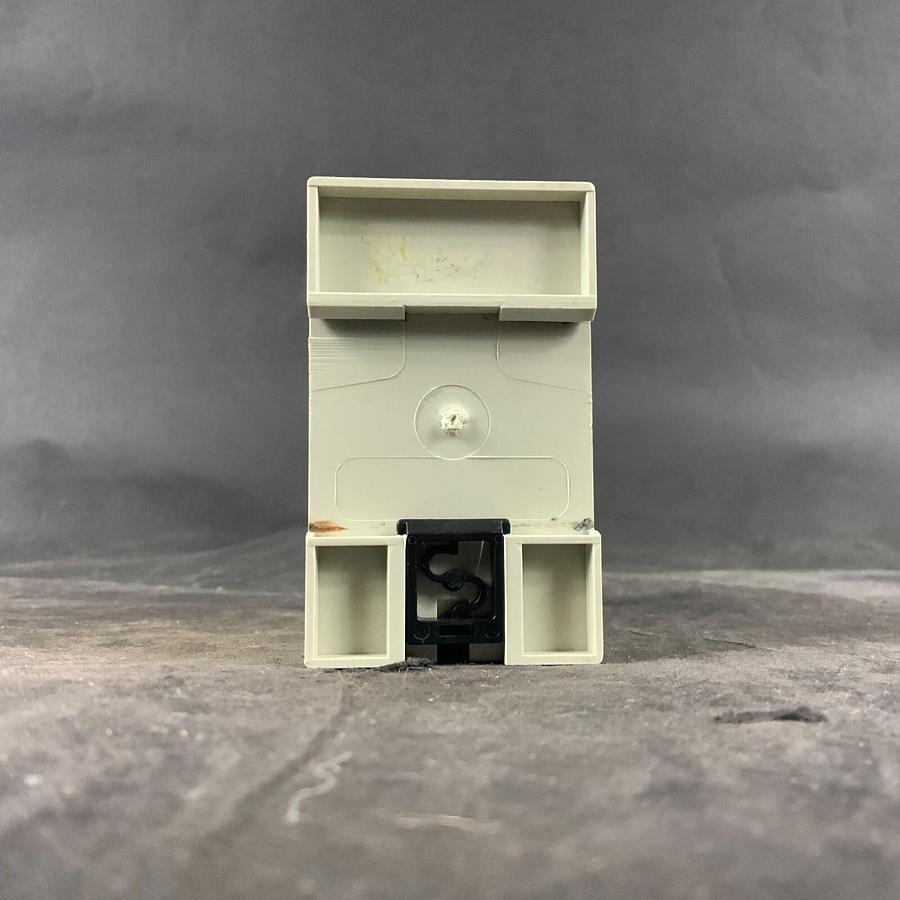 Used BANNER AT-AM-2A SAFETY RELAY ($600 OBO)