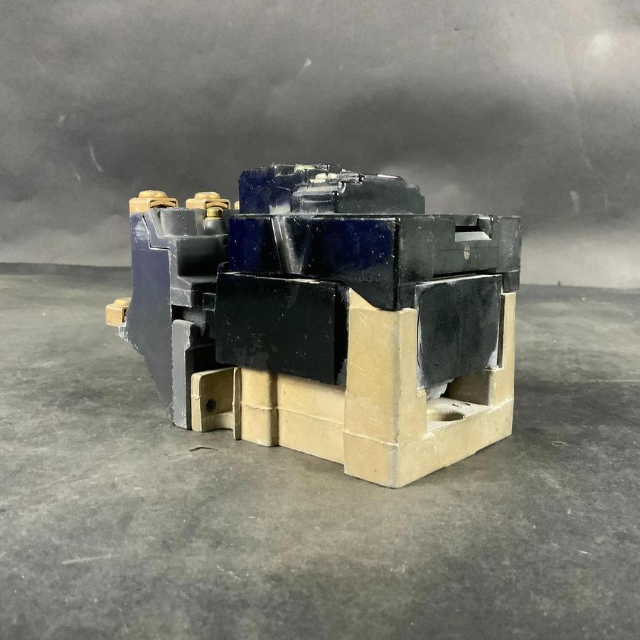 Used ALLEN BRADLEY 71A86 MOTOR STARTER ($35 OBO)