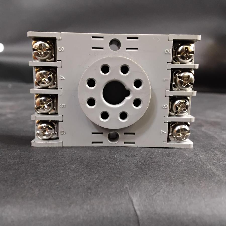 Used IDEC SR2P-06 RELAY SOCKET ($ 6 OBO)