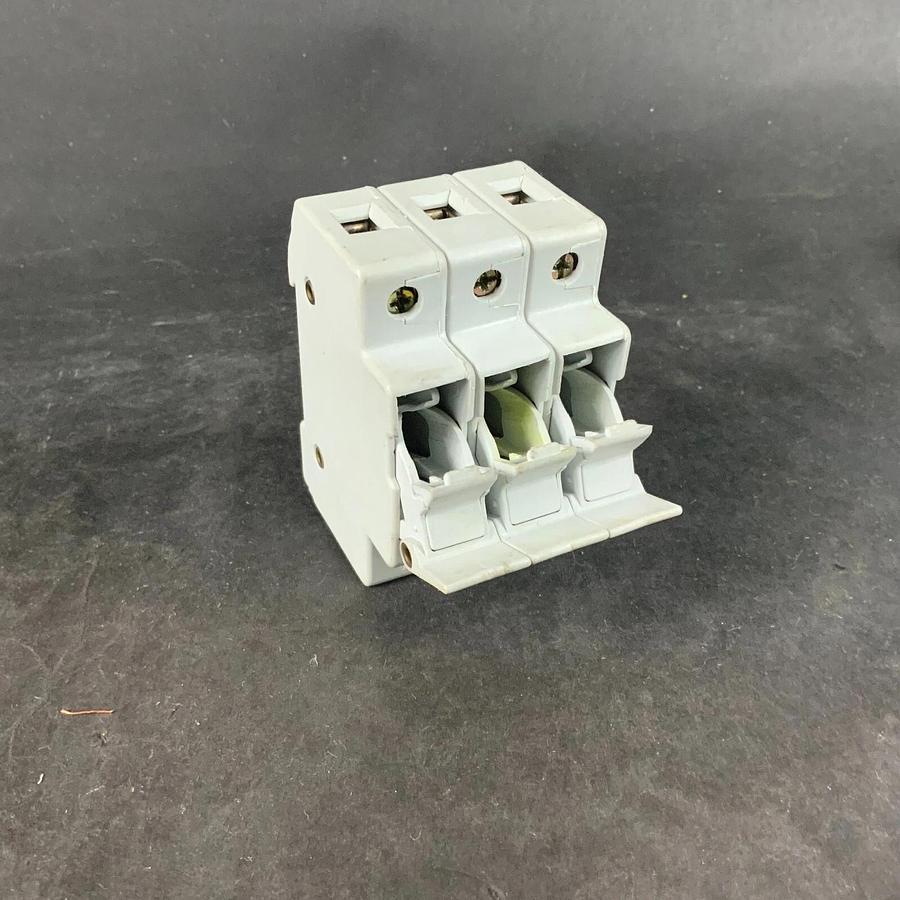 Used BUSSMANN B24214 MSC.10 FUSE HOLDER ($25 OBO)