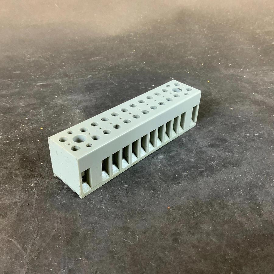 Used PHOENIX CONTACT G512 TERMINAL BLOCK - SET OF 4 ($10 OBO)