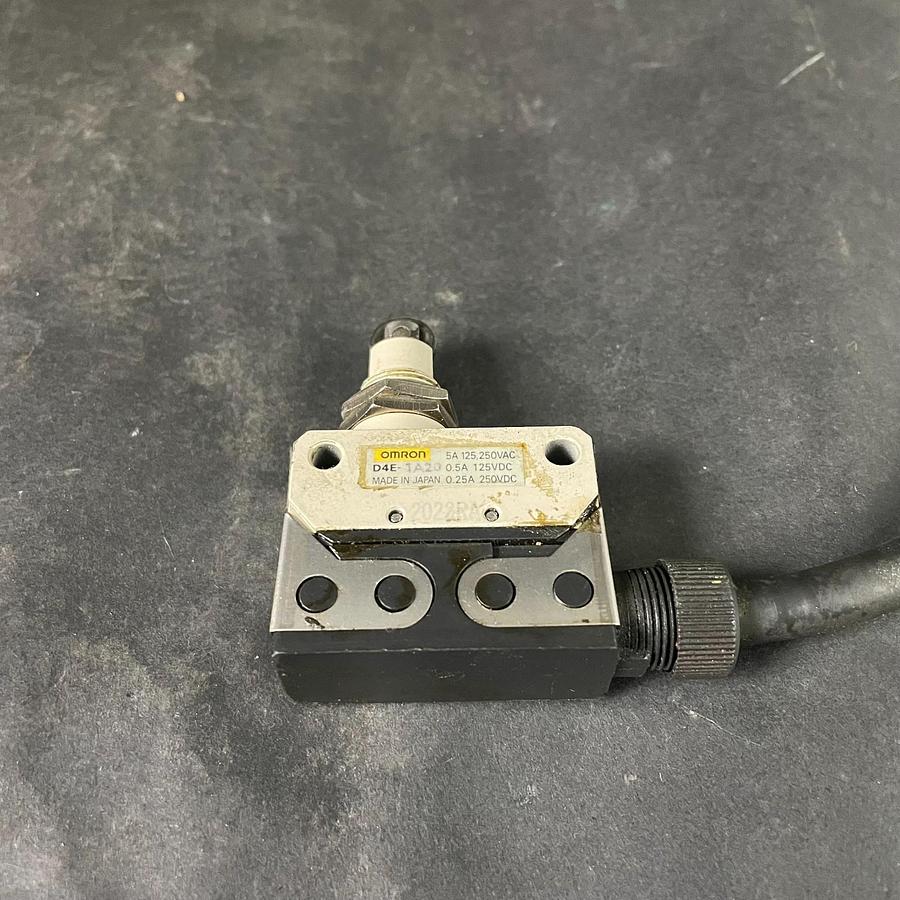 Used OMRON D4E-1A20 - LIMIT SWITCH