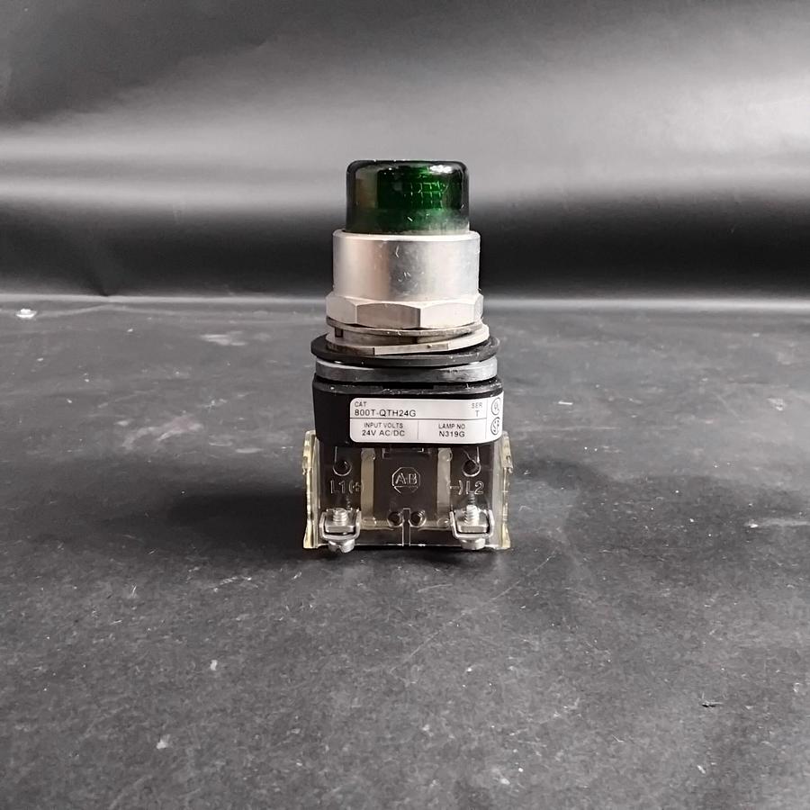 Used ALLEN BRADLEY 800-QTH24G GREEN PUSHBUTTON ($40 OBO)