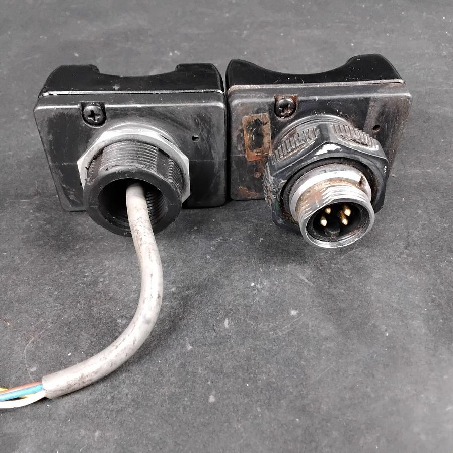 Used BANNER ENGINEERING OTBVP6QD OPTICAL TOUCH BUTTON SENSOR - GROUP OF 2 ($36 OBO)