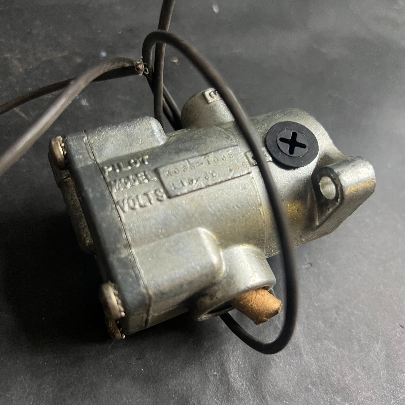 Used PARKER K065 1035 SOLENOID VALVE ($60 OBO)