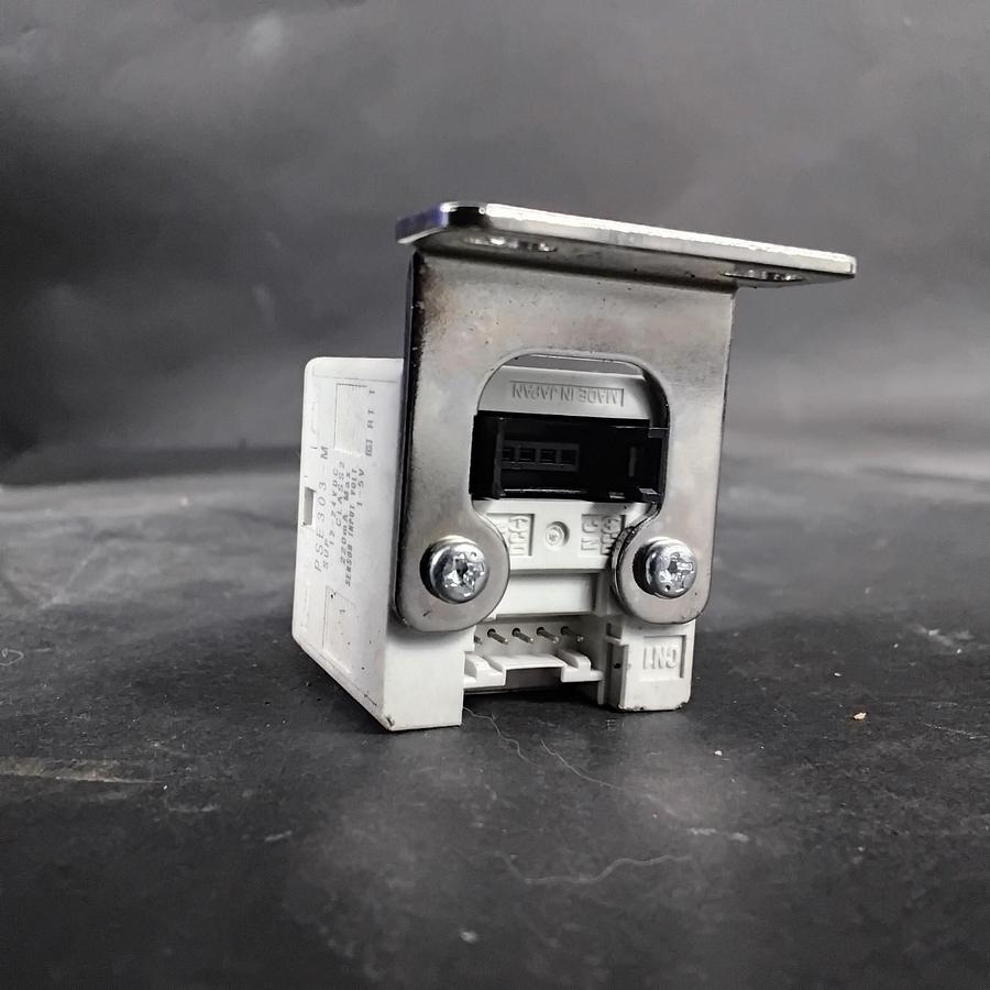 Used SMC PSE303-M PRESSURE DISPLAY ($40 OBO)