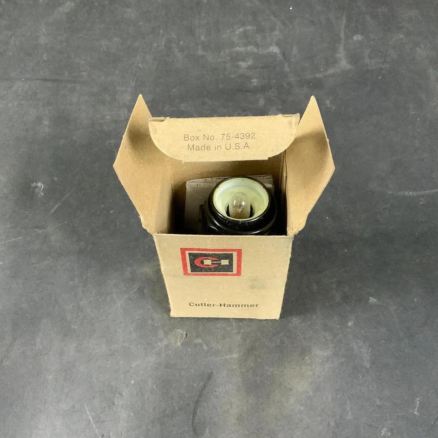 EATON E34TPB120 CORROSION RESISTANT INDICATING LIGHT ($45 OBO)