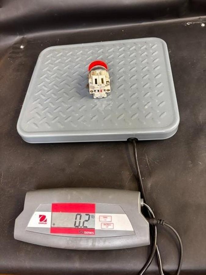 Used IDEC ABD301N-R PUSHBUTTON ($14 OBO)