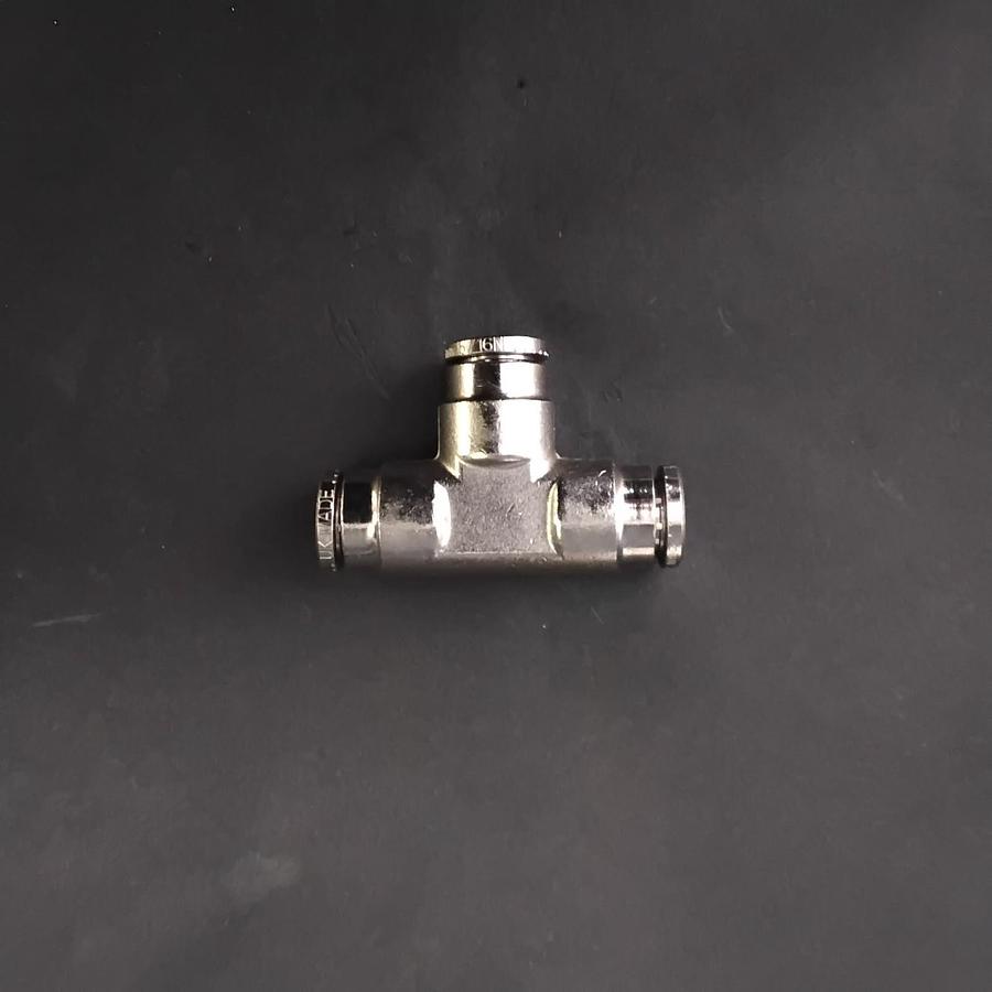 Used NORGREN 100600800 PNEUFIT CONNECTOR- BOX OF 8 ($45 OBO)