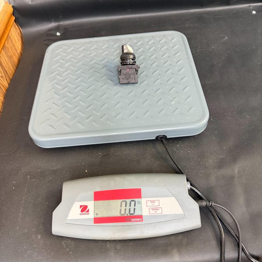 Used EATON M22-K01 SELECTOR SWITCH ($12 OBO)