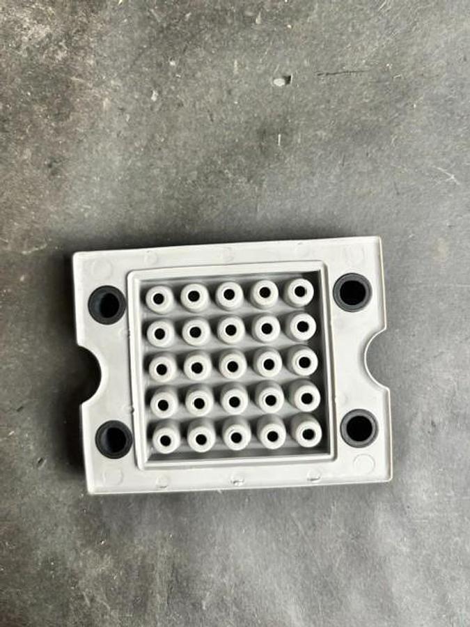 Used ISOTEK KEL-DPZ-B-25 CABLE ENTRY PLATES - GROUP OF 4