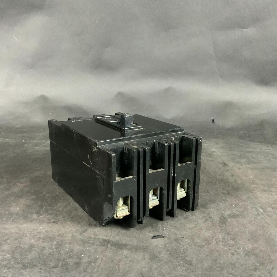 Used WESTINGHOUSE EH3030 CIRCUIT BREAKER ($45 OBO)