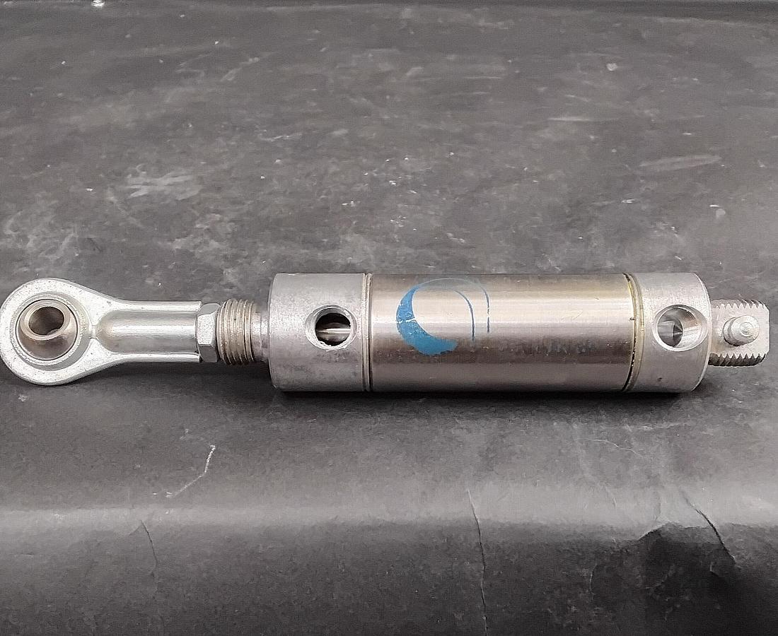 Used AMERICAN PNEUMATIC AIR CYLINDER 1062DVS-1.00 ($14 OBO)