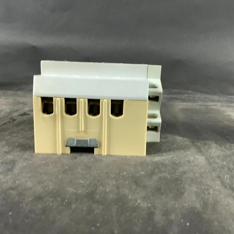 Used SIEMENS 5SZ3 426-OKA 30 - 4 POLE BREAKER ($60 OBO)