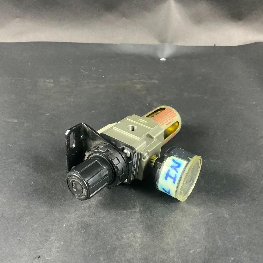 Used SMC AW20-01B-C-X2252 REGULATOR W/ GUAGE ($35 OBO)