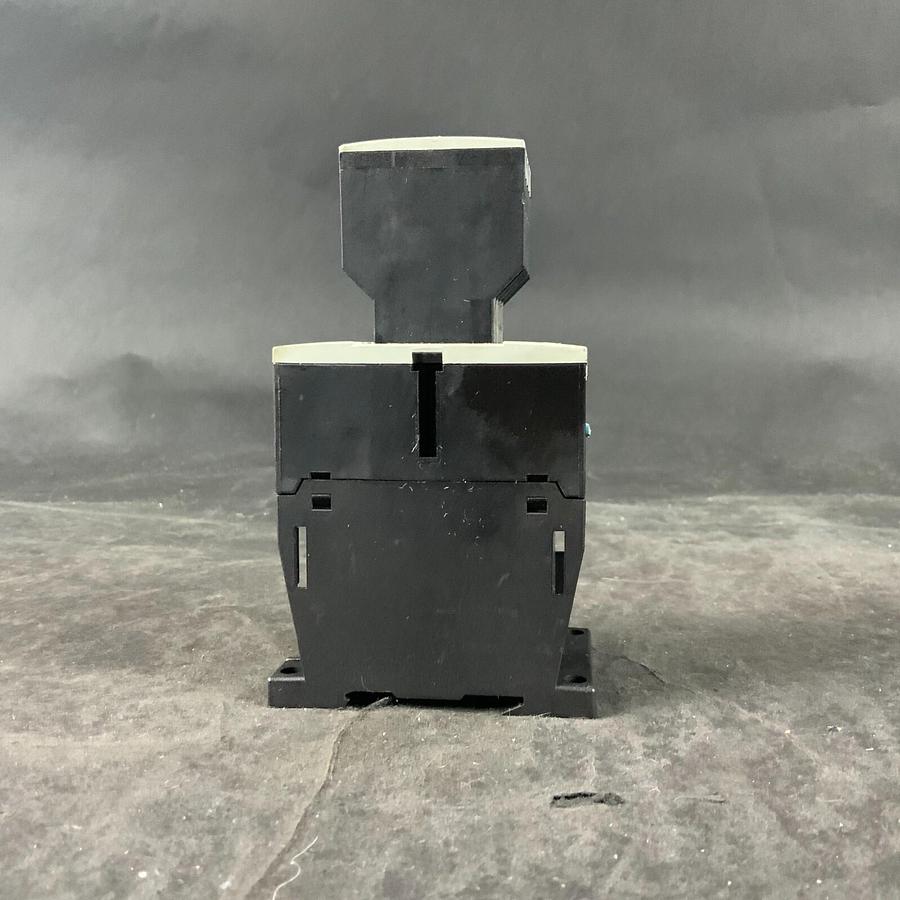 Used KLOCKNER MOELLER DIL M9-10 W/ DIL M32-XI22 CONTACTOR ($50 OBO)