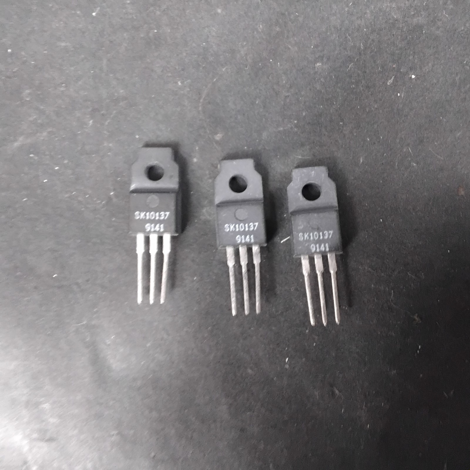 Used SK10137 TRANSISTORS - GROUP OF 3 ($9 OBO)