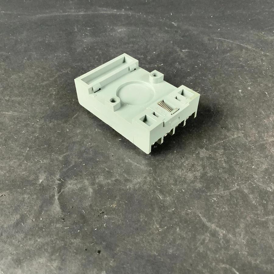 Used POTTER & BRUMFIELD 27E891 RELAY SOCKET ($5 OBO)