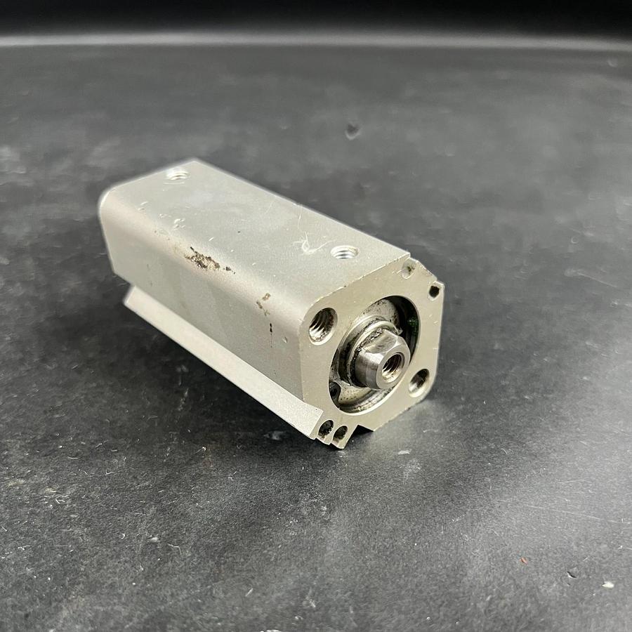 Used SMC CDQ2A25-40DZ COMPACT CYLINDER ($35 OBO)