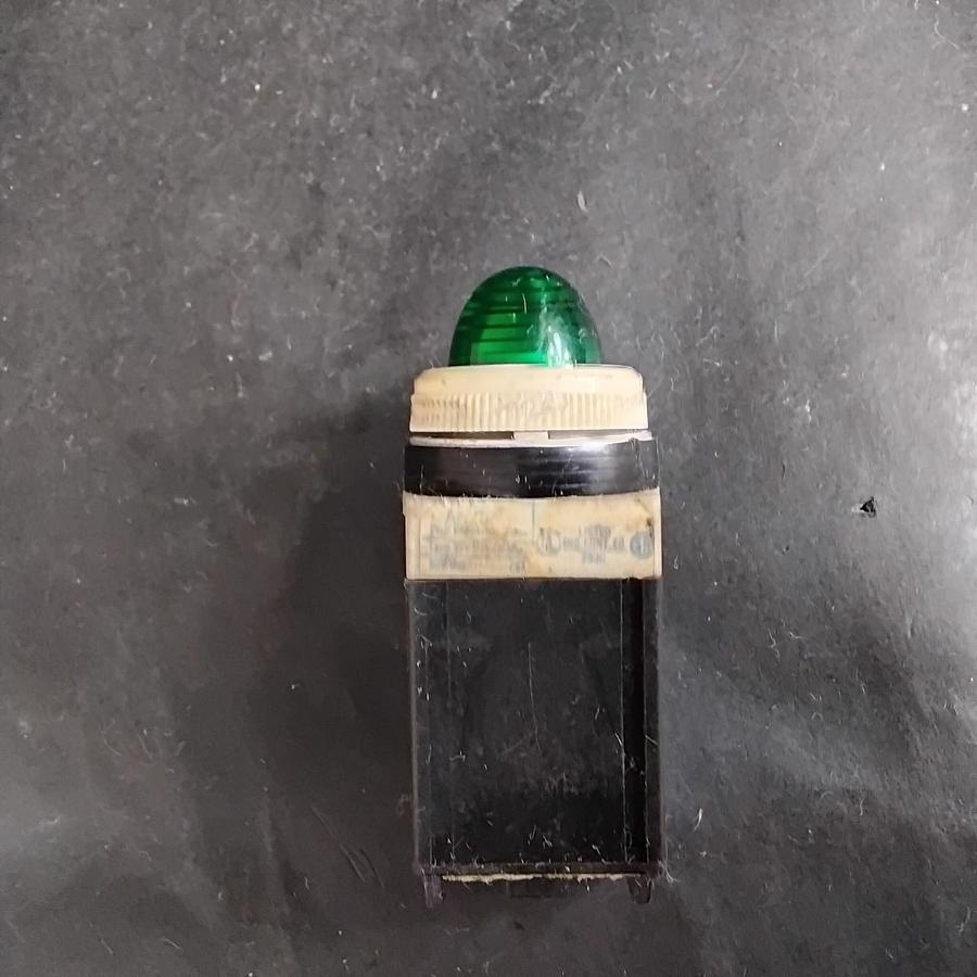 Used FUJI AH25-ZMGE3 GREEN PILOT LIGHT ($10 OBO)