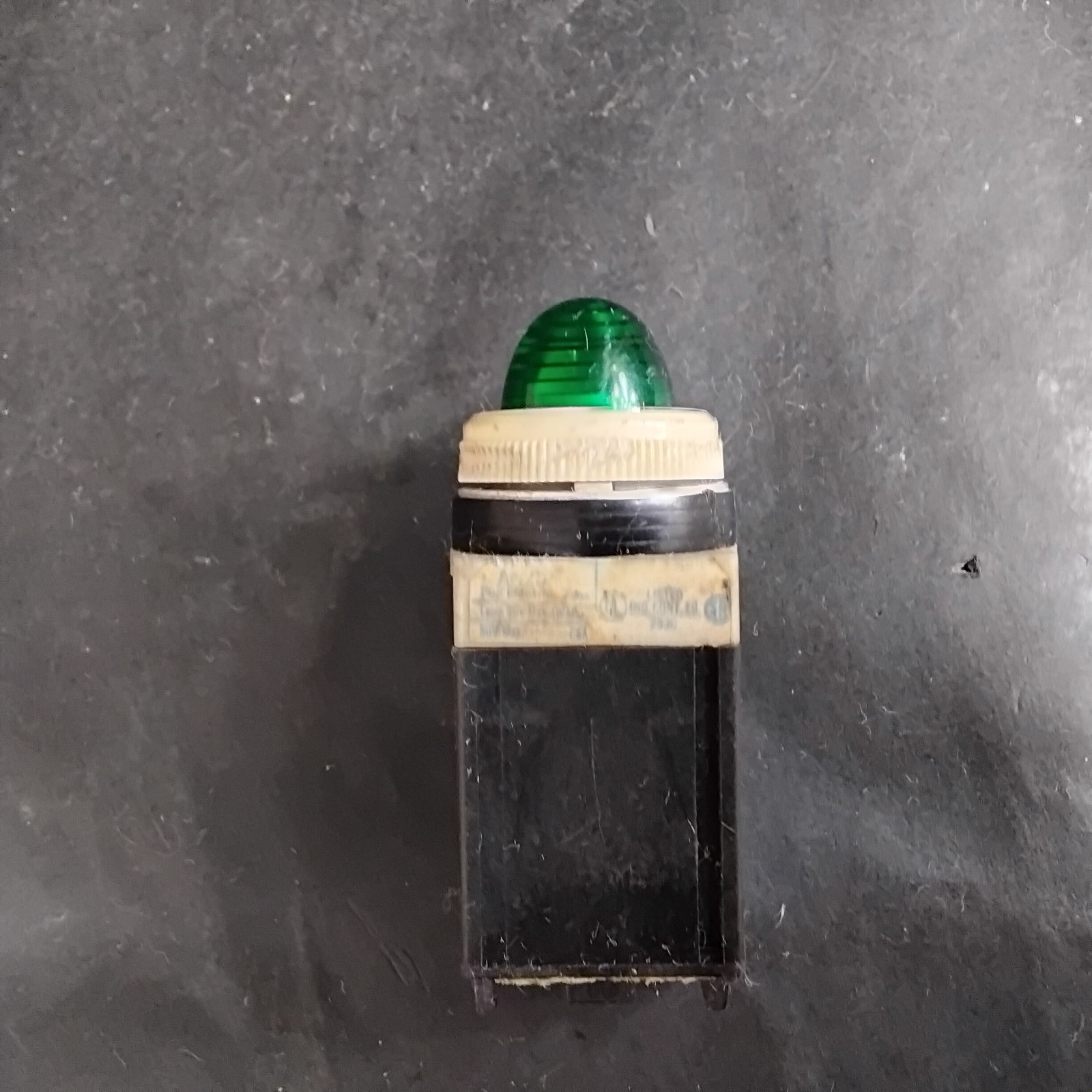 Used FUJI AH25-ZMGE3 GREEN PILOT LIGHT ($10 OBO)