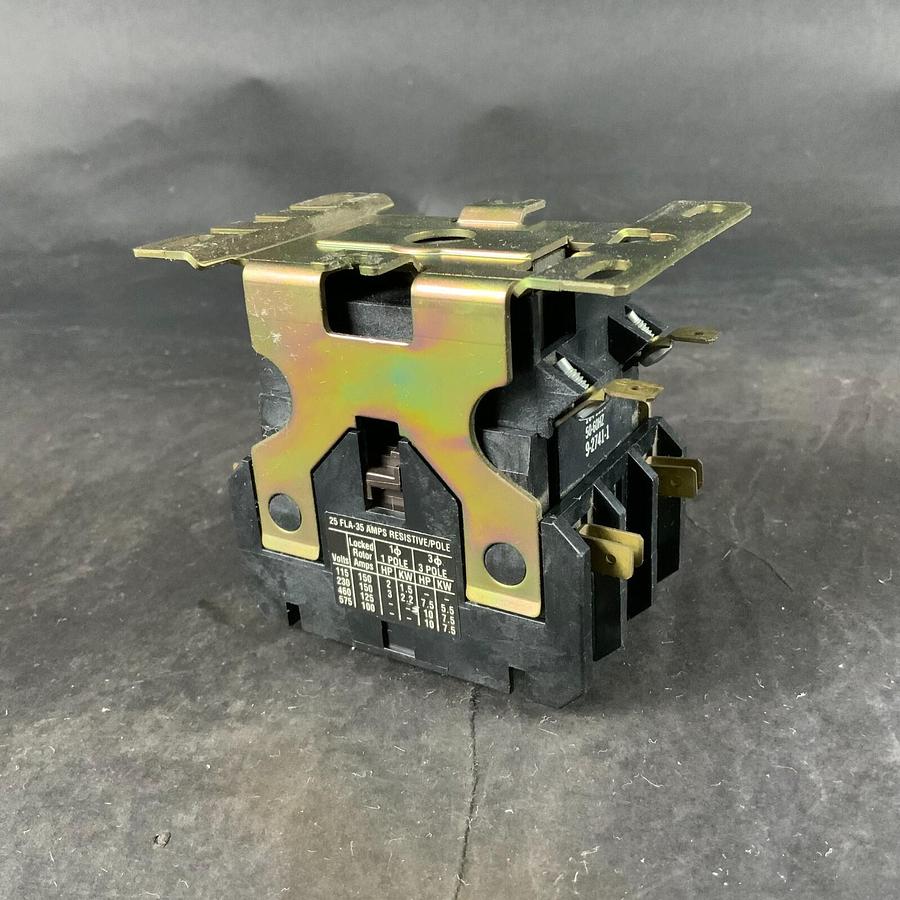 Used EATON CUTLER-HAMMER C25DNF225 SERIES C1 CONTACTOR ($20 OBO)