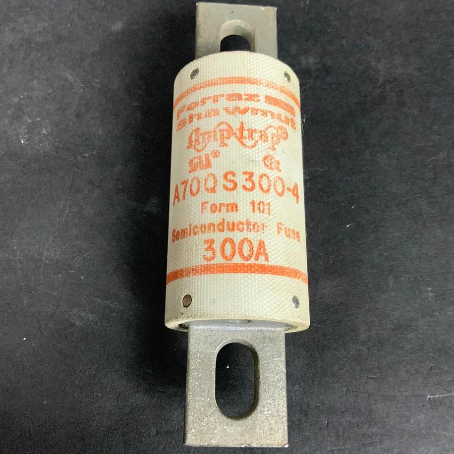 Used FERRAZ SHAWMUT AMPTRAP A70QS300-4 FUSE ($35 OBO)