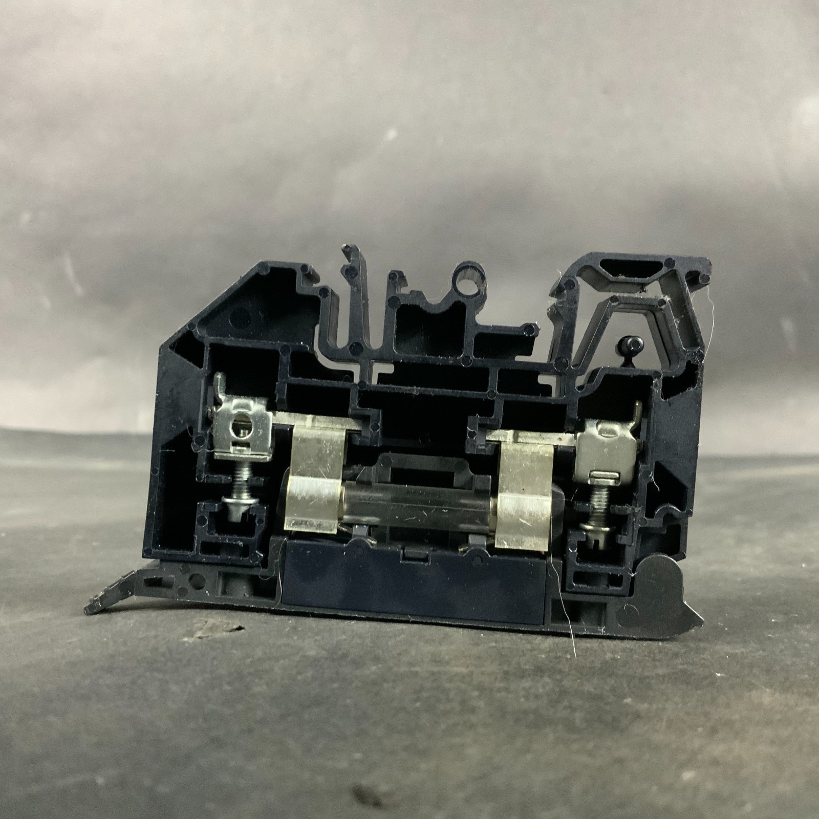 Used ALLEN BRADLEY 1492-H TERMINAL BLOCK ($2 OBO)