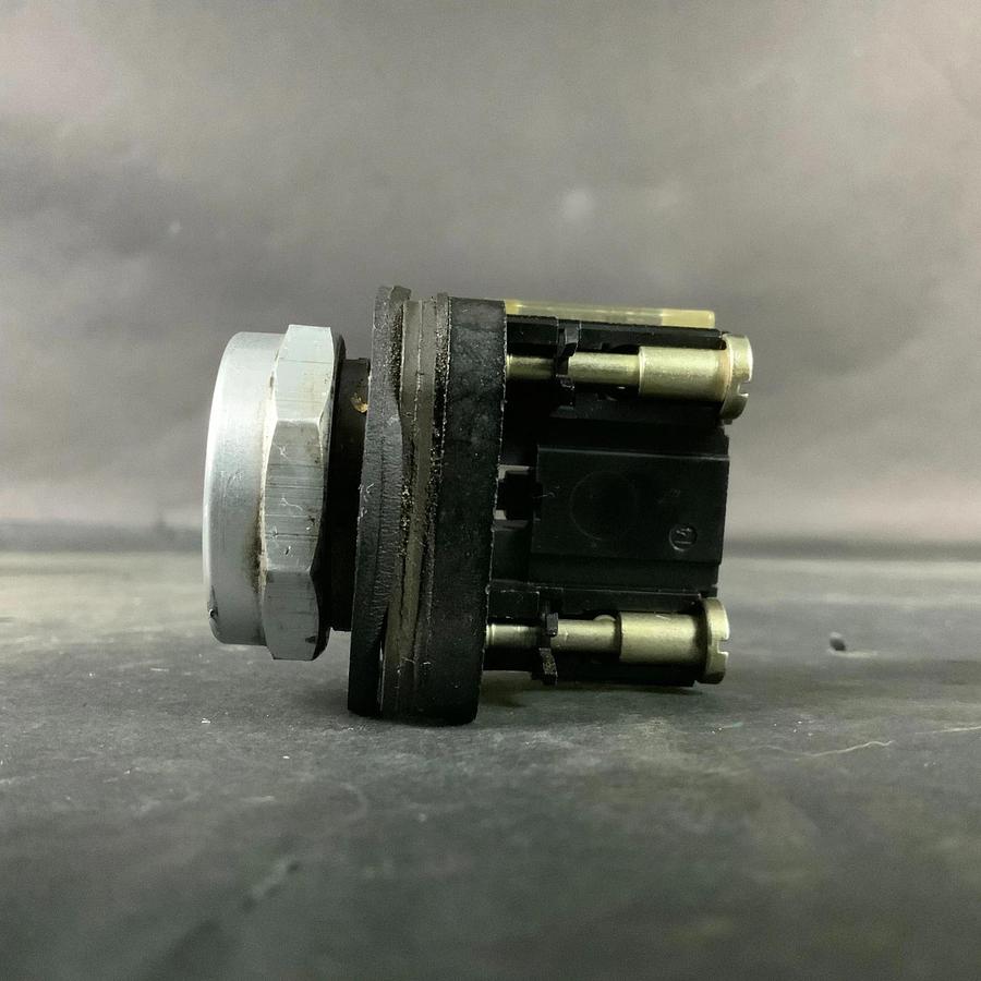 Used ALLEN BRADLEY 800T-A2 SERIES A BLACK PUSHBUTTON ($15 OBO)