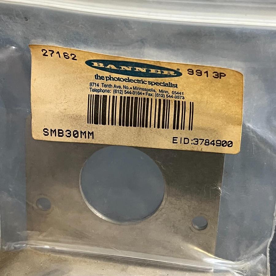 BANNER SMB30MM MOUNTING BRACKET ($15 OBO)