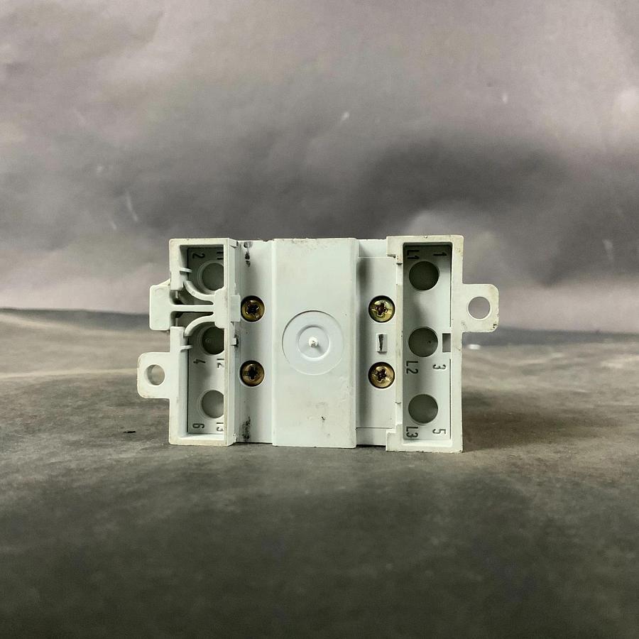 Used ALLEN BRADLEY 194E-A25-1753 SER B DISCONNECT SWITCH ($20 OBO)