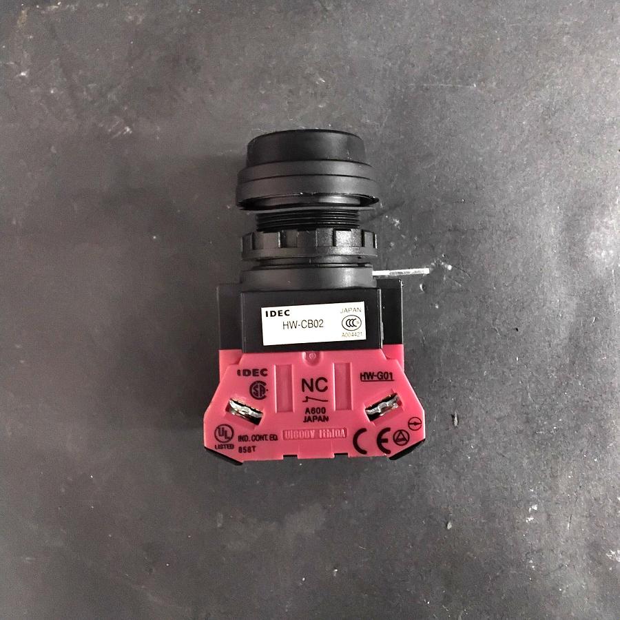 Used IDEC HW-CB02 CONTACT BLOCK ($6 OBO)