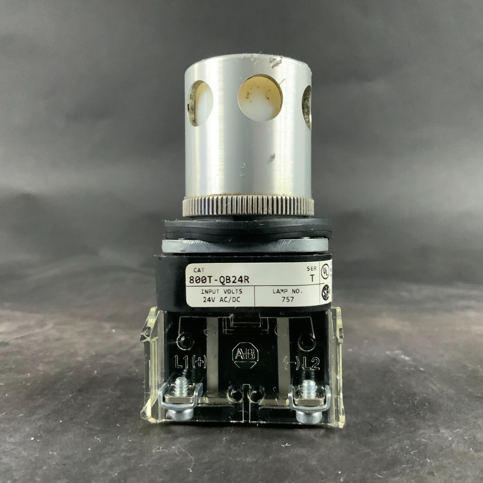 Used ALLEN BRADLEY 800T-QB24R PUSH BUTTON ($40 OBO)